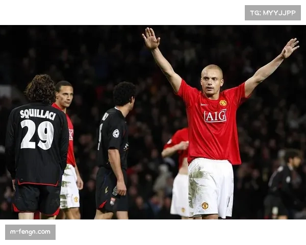 曼联“蓄发哥”球迷因三连胜终结,布朗建议其编辫子应对 曼联“蓄发哥”球迷因三连胜终结,布朗建议其编辫子应对